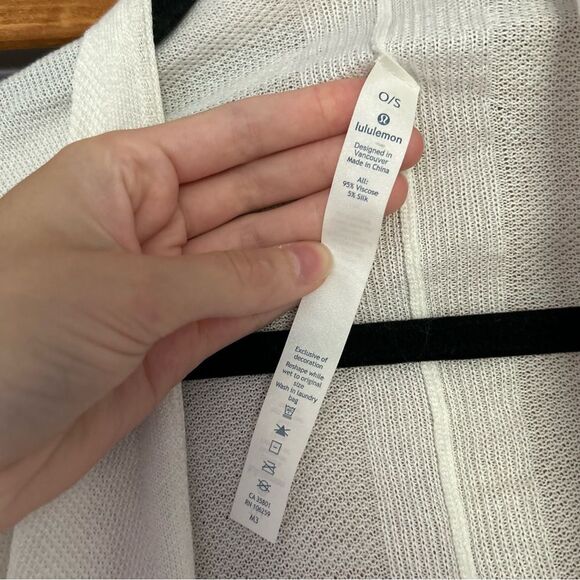 Lululemon Heart Opener Meditation Cloak Wrap in White One Size Viscose Silk - Picture 7 of 9